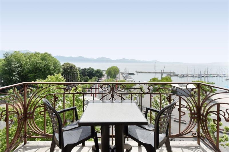 Hotel Aulac Lausanne Ngoại thất bức ảnh